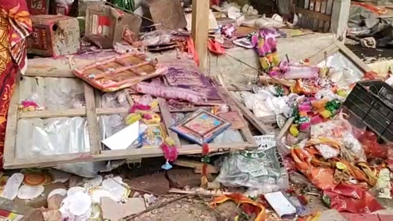 গোলাপগঞ্জে ইংল্যান্ড প্রবাসী যুব মহিলা লীগ নেত্রীর বাড়ি ও ব্যবসা প্রতিষ্ঠানে হামলা, লুটপাট ও প্রাণনাশের হুমকি