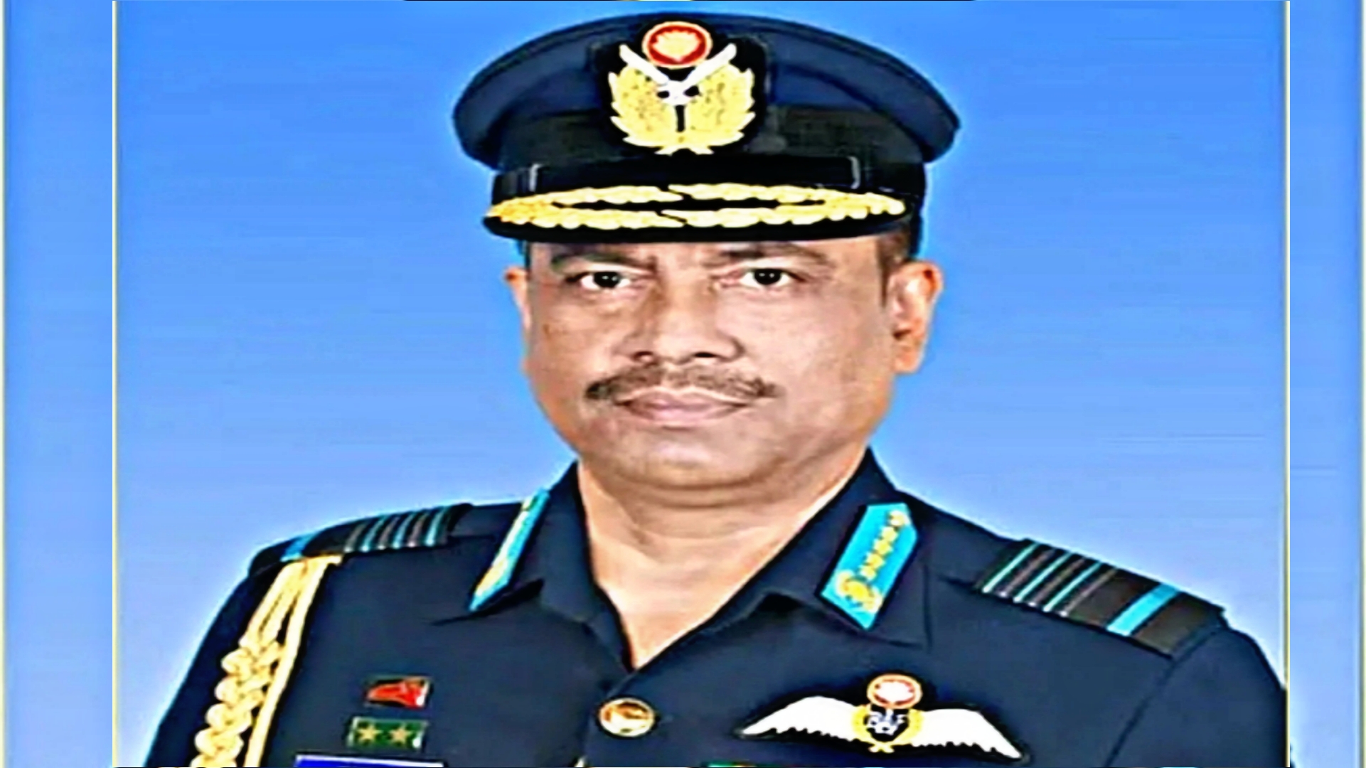 সাবেক বিমানবাহীনির প্রধান ও তার স্ত্রীর বিরুদ্ধে ২ মামলা