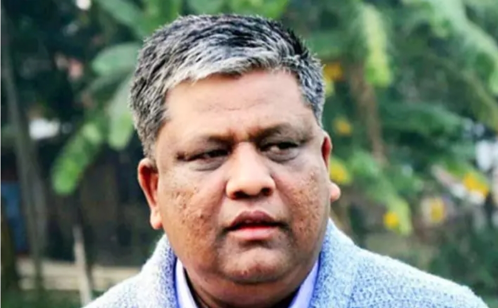 সাবেক মেয়র আনোয়ারুজ্জামানসহ ১৩ জনের দেশত্যাগে নিষেধাজ্ঞা