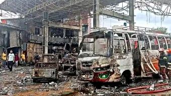 নবীগঞ্জের আউশকান্দি সিএনজি গ্যাস স্টেশনে বিস্ফোরণে ভয়াবহ অগ্নিকাণ্ডে বাস পুড়ে ছাই