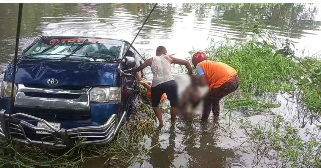 ওমান প্রবাসিকে রিসিভ করতে গিয়ে মাক্রোবাস খাদে : একই পরিবারের ৭ জন নিহত