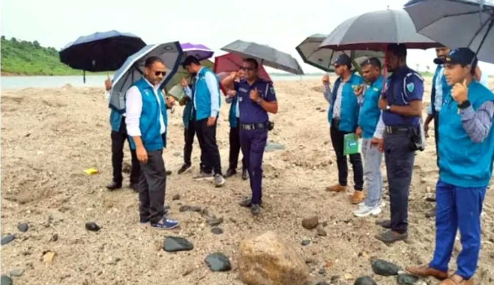 সিলেটে পাথর উদ্ধারে দুদকের অভিযান