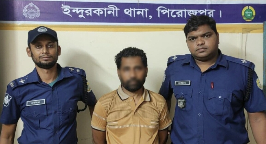 আওয়ামীলীগ নেতাকে মিষ্টি খাইয়ে গণপিটুনি দিলো জনতা