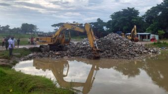 সিলেট সদরে ৫টি পুকুরে মিলল দেড় লাখ ঘনফুট পাথর