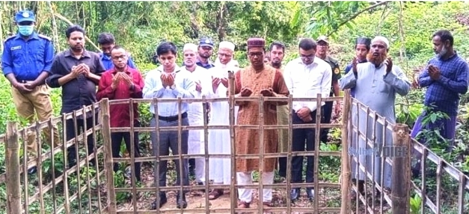 গোলাপগঞ্জে জুলাই ৭ শহীদের কবর যিয়ারত করলেন সিলেটের নবাগত ডিসি