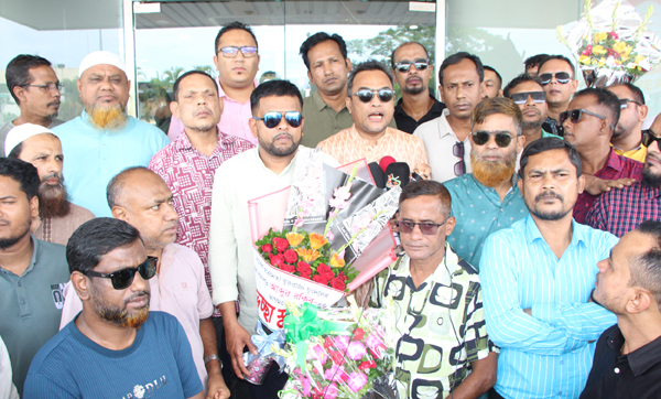 যুবদল যুক্তরাজ্য শাখার সহ সভাপতি রাকিব আলীকে সংবর্ধনা