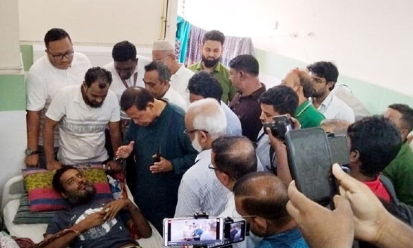 অসুস্থ যুবদল নেতার পাশে দাঁড়ালেন তারেক রহমান, চিকিৎসার পূর্ণ দায়িত্ব নিলেন