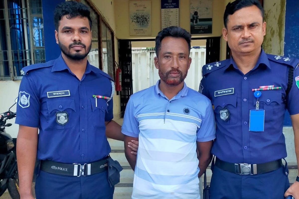 জকিগঞ্জে চারহাজার ইয়াবাসহ মাদক ব্যবসায়ী আটক