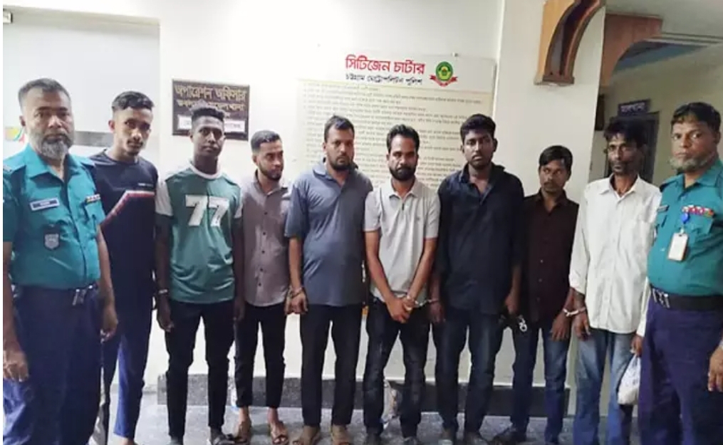 নিষিদ্ধ সংগঠন ছাত্রলীগের ঝটিকা মিছিল: গ্রেফতার ৮