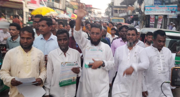 ৩১ দফা কর্মসূচি মানুষের হাতে হাতে পৌঁছে দেওয়ার লক্ষ্যে লিফলেট বিতরণ