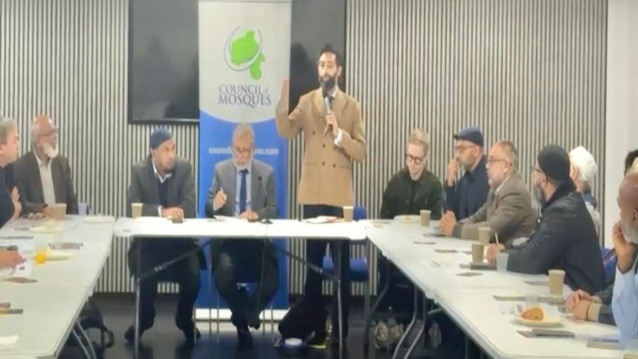 হোয়াইটচ্যাপেলে ফার-রাইট কার্যক্রমের প্রতিক্রিয়ায় বৈঠক অনুষ্ঠিত