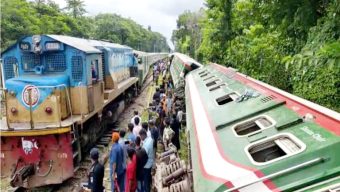সিলেটে উদয়ন এক্সপ্রেসের বগি লাইনচ্যুত, বরখাস্ত ২