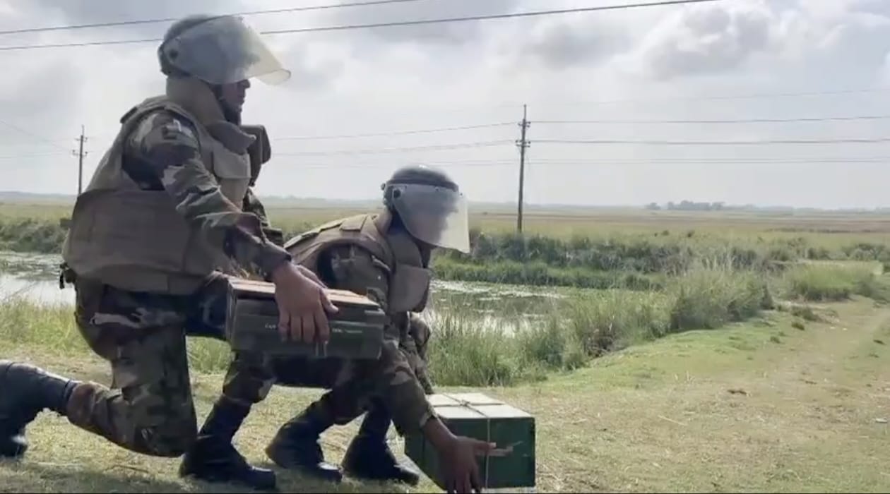 কোম্পানীগঞ্জে নিষ্ক্রিয় করা হলো সীমান্ত থেকে উদ্ধার হওয়া বিস্ফোরক।