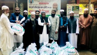 সিলেট-২ আসনে ড. ক্বাসিমীর পক্ষ থেকে শতাধিক মানুষের মধ্যে খাদ্যসামগ্রী বিতরণ