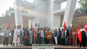 শহীদ মিনারে শ্রদ্ধা জানিয়ে বাসদ (মার্কসবাদী) প্রার্থী সঞ্জয় কান্ত দাসের নির্বাচনী প্রচারণা শুরু