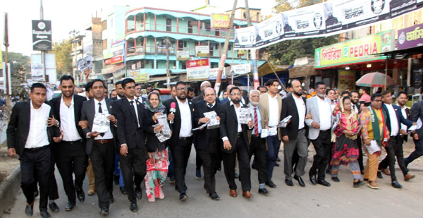 মুক্তাদির ও এমরান চৌধুরীর সমর্থনে জাতীয়তাবাদী আইনজীবী ফোরাম সিলেটের লিফলেট বিতরণ