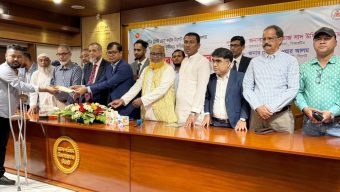 সিলেটে সড়ক দূঘটনায় ৯৪টি পরিবারকে ৩ কোটি টাকার চেক হস্তান্তর করল বিআরটিএ