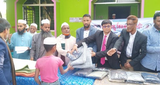 হারিছ চৌধুরী ফাউন্ডেশনের উদ্যোগে শফিকুল হক চৌধুরী মেমোরিয়াল এতিমখানায় শীতবস্ত্র বিতরণ