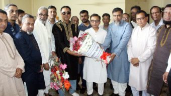 সিলেট-১ আসনের নবনির্বাচিত এমপি খন্দকার মুক্তাদিরকে দোকান মালিক সমিতির শুভেচ্ছা