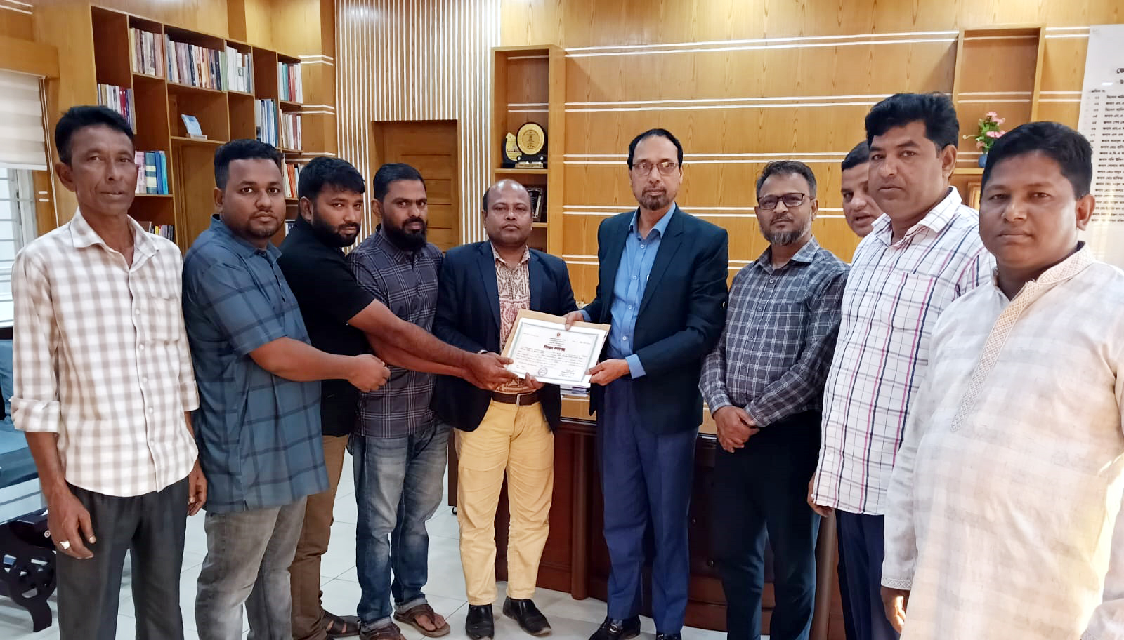 ‘অষ্টগ্রাম উপজেলা উন্নয়ন ও কল্যাণ সমিতি’র সরকারি নিবন্ধন সনদ অর্জন