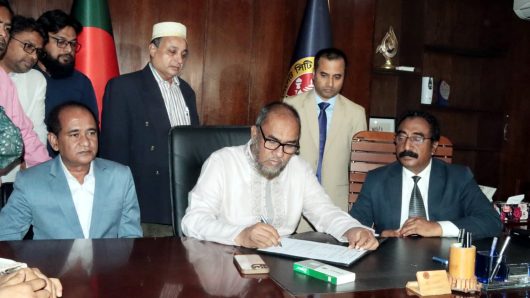 সিলেট সিটি করপোরেশনের প্রশাসকের দায়িত্ব নিলেন আব্দুল কাইয়ুম চৌধুরী