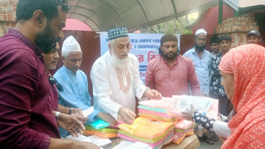 সিলেট মহানগর বিএনপির নির্বাচিত সভাপতি নাসিম হোসাইনের উদ্যোগে মশারী ও ইফতার বিতরণ