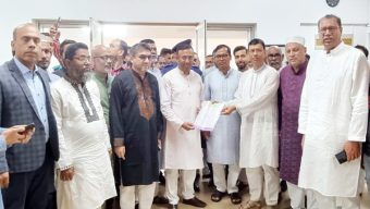 সিলেটের উন্নয়নে উপদেষ্টা হুমায়ুন কবিরের কাছে ‘গণদাবী ফোরাম’-এর স্মারকলিপি প্রদান