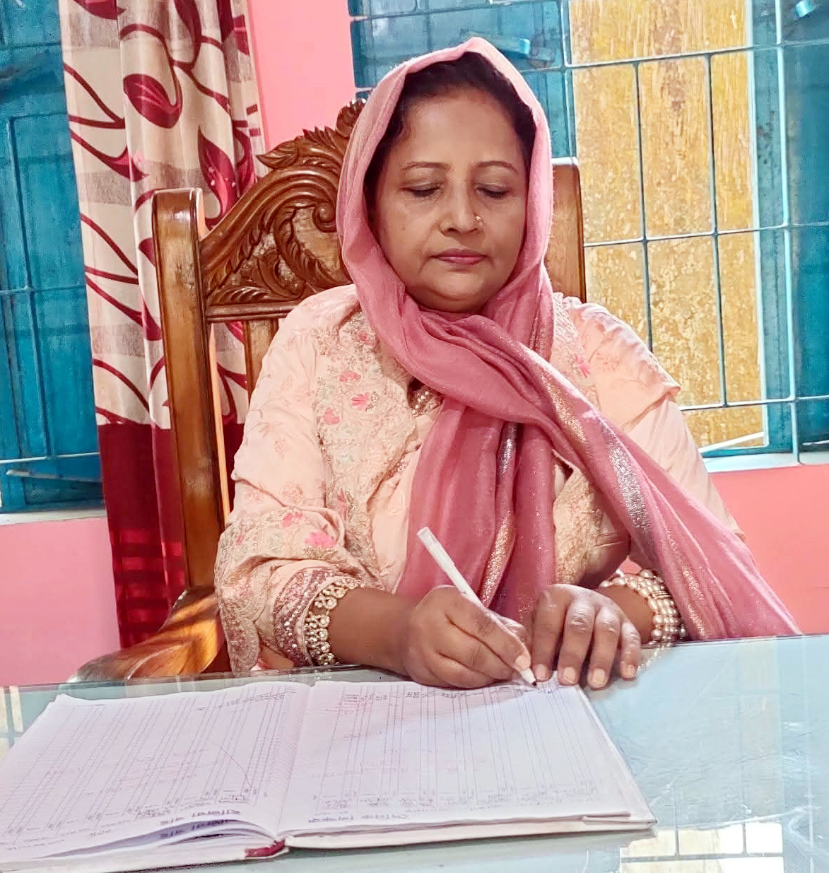 বর্ণাঢ্য ৪২ বছরের শিক্ষকতা জীবনের সফল সমাপ্তি টানলেন সেগুপ্তা কানিজ আক্তার