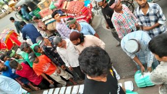 ‘হ্যাল্পিং হ্যান্ডস সিলেট’-এর উদ্যোগে ইফতার বিতরণ