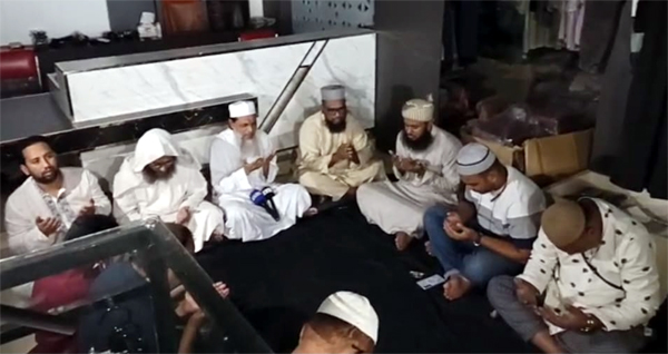 সিলেটে ‘টাইম ওয়্যার দ্য ওয়ার্ল্ড’ শো-রুমের যাত্রা শুরু, দোয়া মাহফিল অনুষ্ঠিত