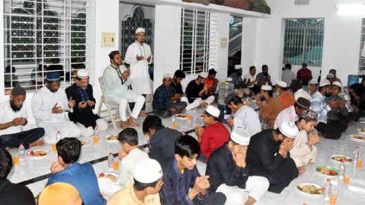খরাদিপাড়া আনন্দ সংসদের ইফতার ও দোয়া মাহফিল সম্পন্ন