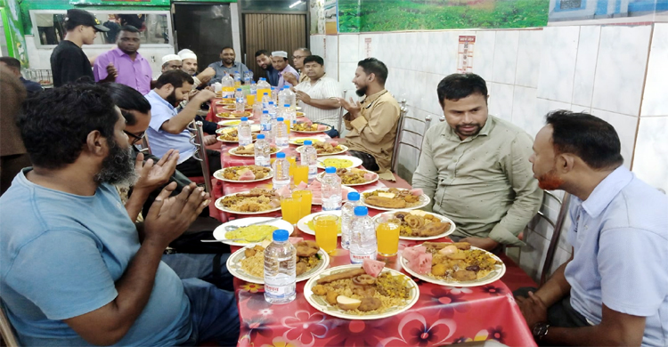 সাংবাদিকদের সম্মানে কয়েস ফাউন্ডেশনের ইফতার মাহফিল