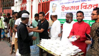 জাতীয় গণতান্ত্রিক পার্টি সিলেট মহানগরের ইফতার বিতরণ