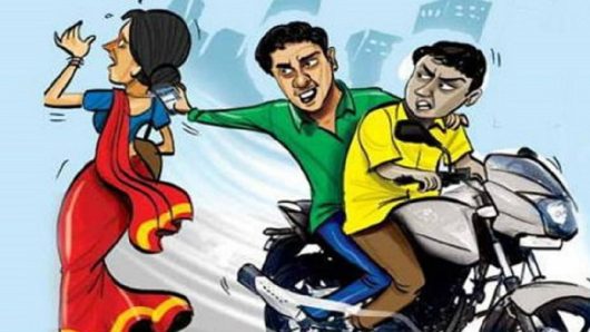 সিলেটে এবার ওসির বাসার সামনে ছিনতাইয়ের শিকার গৃহবধূ