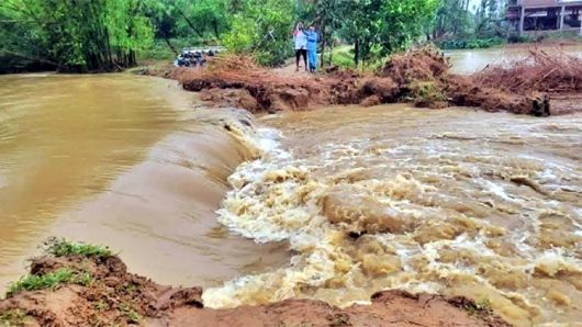 টানা বৃষ্টি ও পাহাড়ি ঢলে মৌলভীবাজারে পানিবন্দি ৫ শতাধিক পরিবার