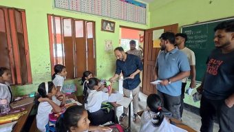 হাম-রুবেলা প্রতিরোধে ৪নং ওয়ার্ডের কাউন্সিলর পদপ্রার্থী ওমর মাহবুবের সচেতনতামূলক লিফলেট বিতরণ