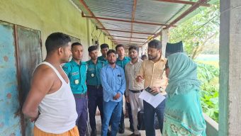 সাহেববাজারে নাহিশা পোল্ট্রি ফার্মে পরিবেশ অধিদপ্তরের অভিযান, বিদ্যুৎ সংযোগ বিচ্ছিন্ন