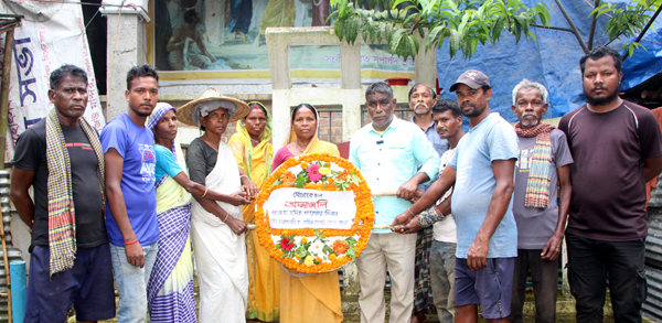 ‘মুল্লুক চলো’ আন্দোলন দিবসে জাতীয় সমাজতান্ত্রিক শ্রমিক জোট সিলেট জেলা শাখার শ্রদ্ধাঞ্জলি নিবেদন