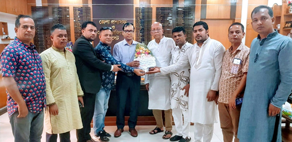 সিলেটের জেলা প্রশাসক সারওয়ার আলমের সাথে পূজা উদযাপন ফ্রন্ট জেলা ও মহানগরের সাক্ষাৎ
