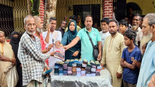 বিশ্বনাথে খাজাঞ্চী ইউনিয়নবাসীর মাঝে চেয়ারম্যান পদপ্রার্থী আশিকুর রহমান রানার ঈদ উপহার বিতরণ