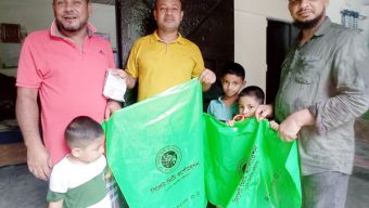 ৩৪নং ওয়ার্ডে কোরবানির বর্জ্য পরিষ্কারে বাহুবল ইউনিটি ক্লাব-এর পলিথিন ও ব্লিচিং পাউডার বিতরণ