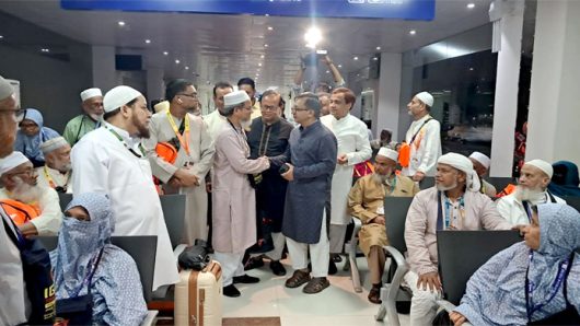 সিলেট থেকে ৪১৯ যাত্রী নিয়ে মদিনায় গেল প্রথম হজ ফ্লাইট