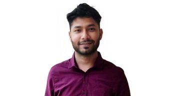 সরকারের কার্যক্রম নিয়ে সমালোচনা, হুমকিতে প্রাবাসীর পরিবার!