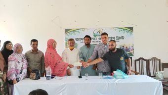 রাণাপিং আদর্শ শিশু বিদ্যালয়ে ৩ লাখ টাকার অনুদান দিল আদর্শ শিক্ষা ও কল্যাণ ট্রাস্ট